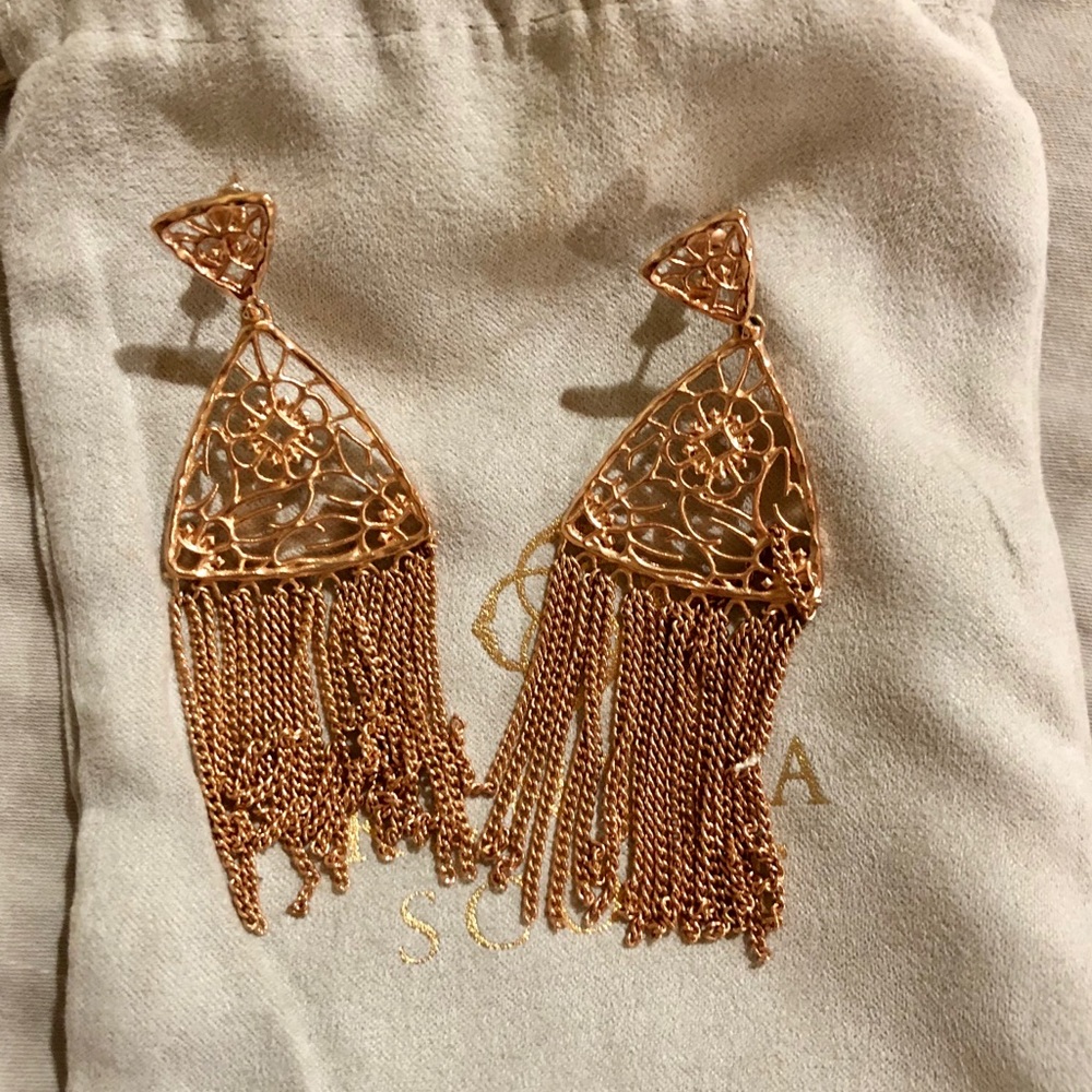 Rose Gold Kendra Scott earrings